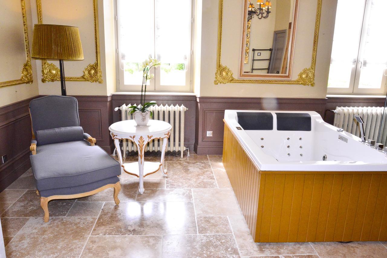 Chateau D'Origny, Chambres D'Hotes Et Restaurant Gastronomique Ouches Eksteriør bilde