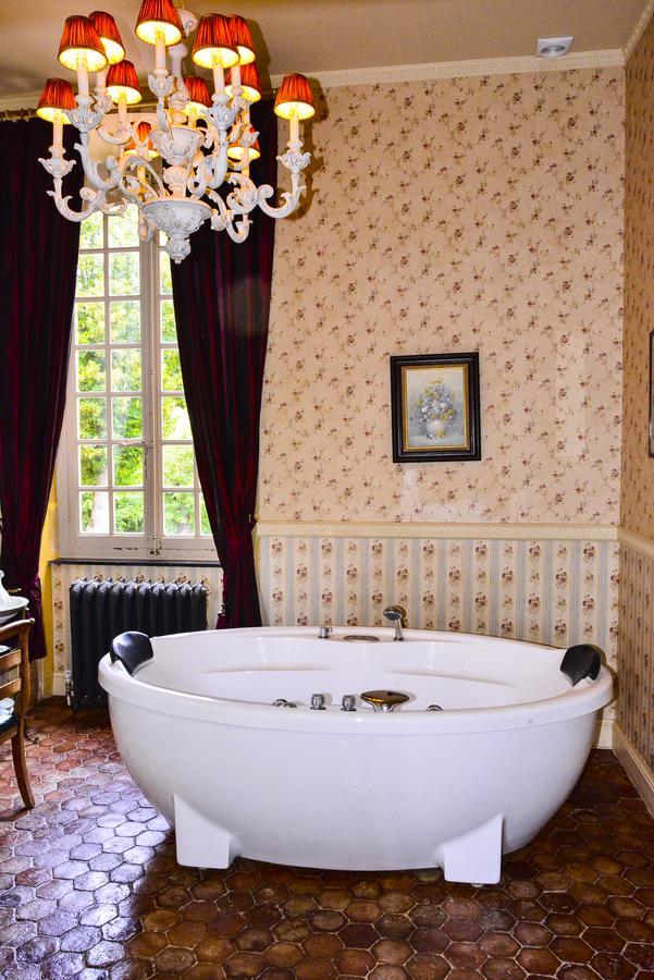 Chateau D'Origny, Chambres D'Hotes Et Restaurant Gastronomique Ouches Eksteriør bilde